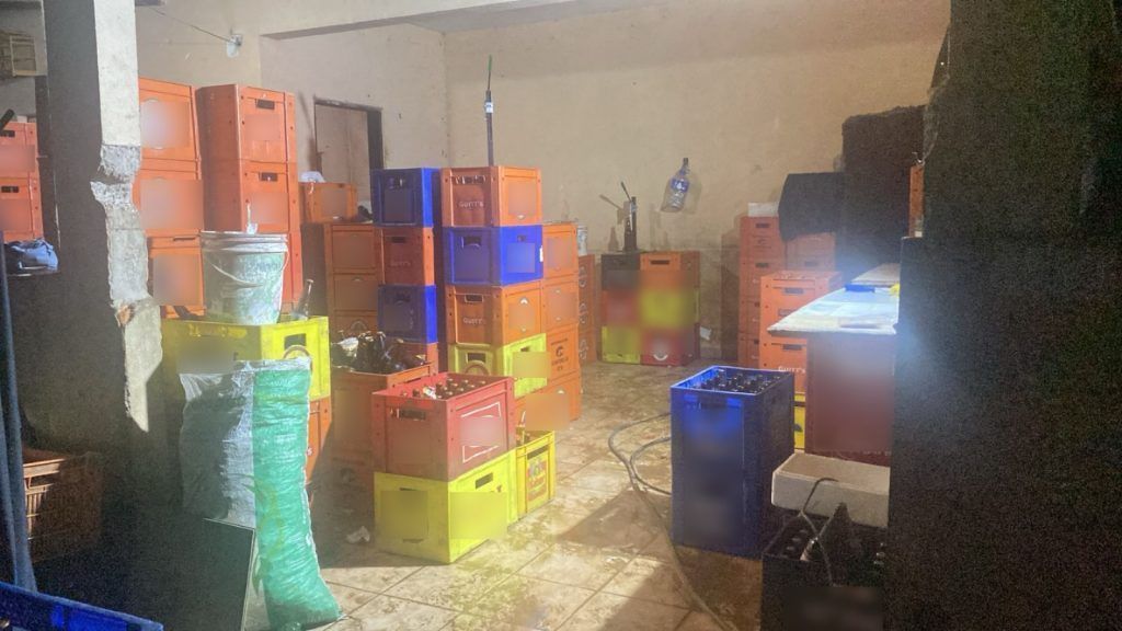 Fábrica de falsificação de cervejas é fechada pela PM em São Paulo