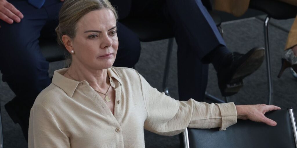 PEC da Segurança não pode virar disputa de "lacrações", diz Gleisi Hoffmann