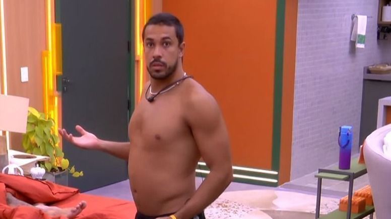 BBB25: Maike leva bronca do reality por sugerir jogo da sorte para gêmeos