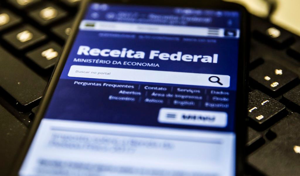 Como funciona a declaração pré-preenchida e a preferência na restituição