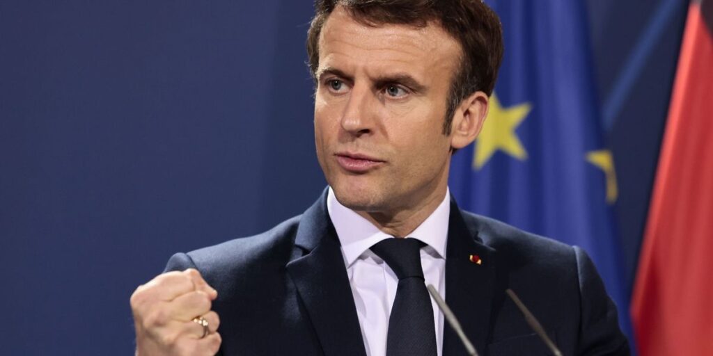 França considera proteger aliados europeus com arsenal nuclear, diz Macron