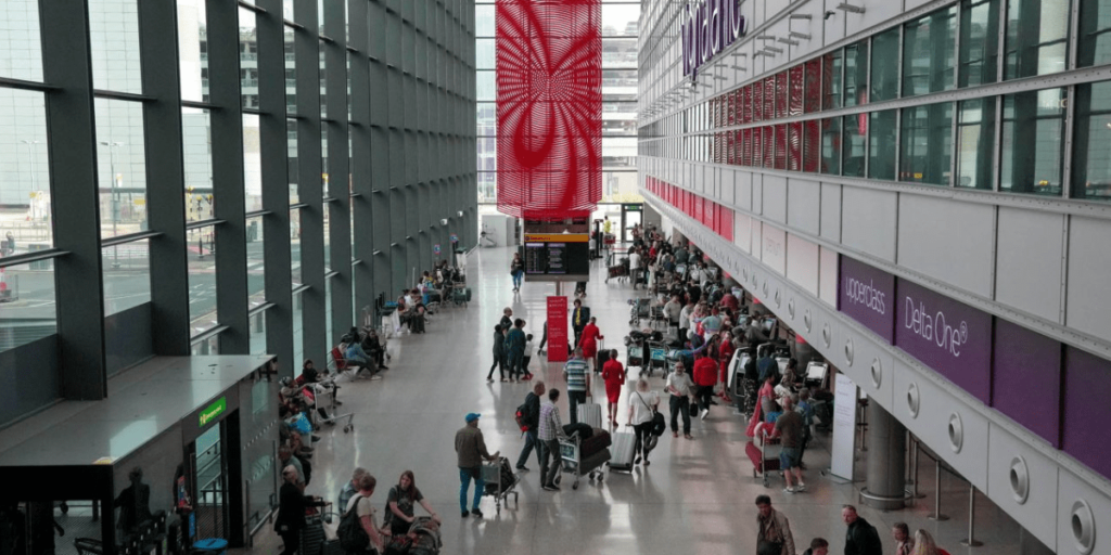 Aeroporto de Heathrow é um dos mais movimentados do mundo; veja os números