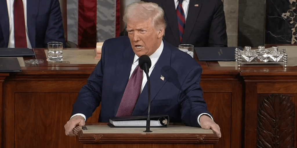 Funcionários federais que resistirem às mudanças serão demitidos, diz Trump