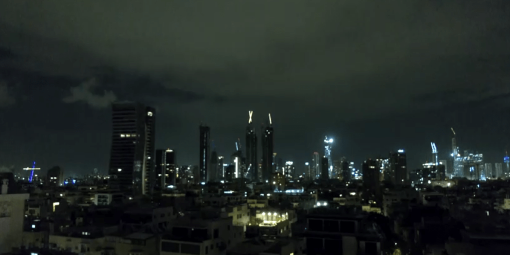 Força Aérea de Israel intercepta míssil lançado do Iêmen