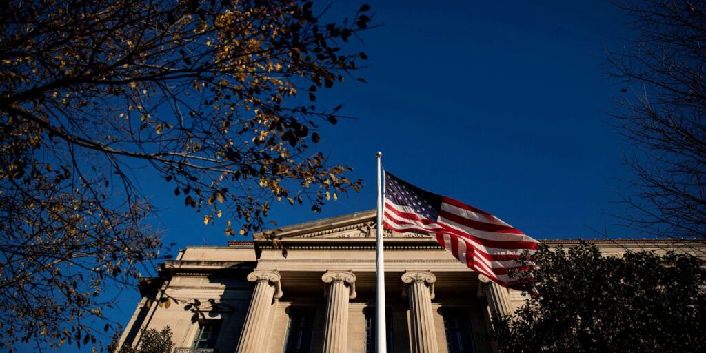 EUA: Departamento de Justiça defende deportação e rejeita ordem de juiz