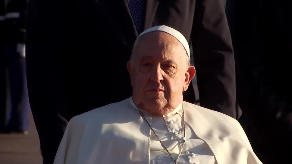 Papa tem noite tranquila no hospital e segue em recuperação, diz Vaticano