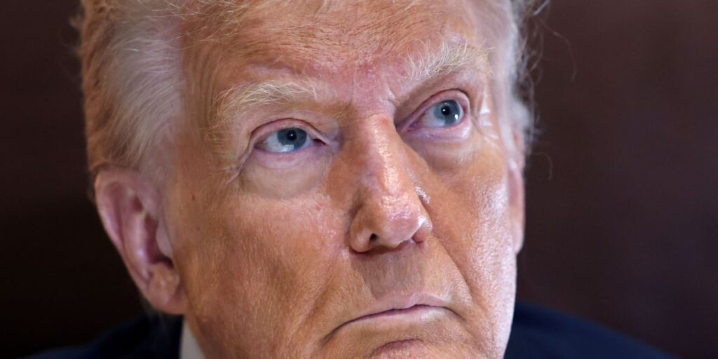 Trump invoca Lei dos Inimigos Estrangeiros contra grupo da Venezuela