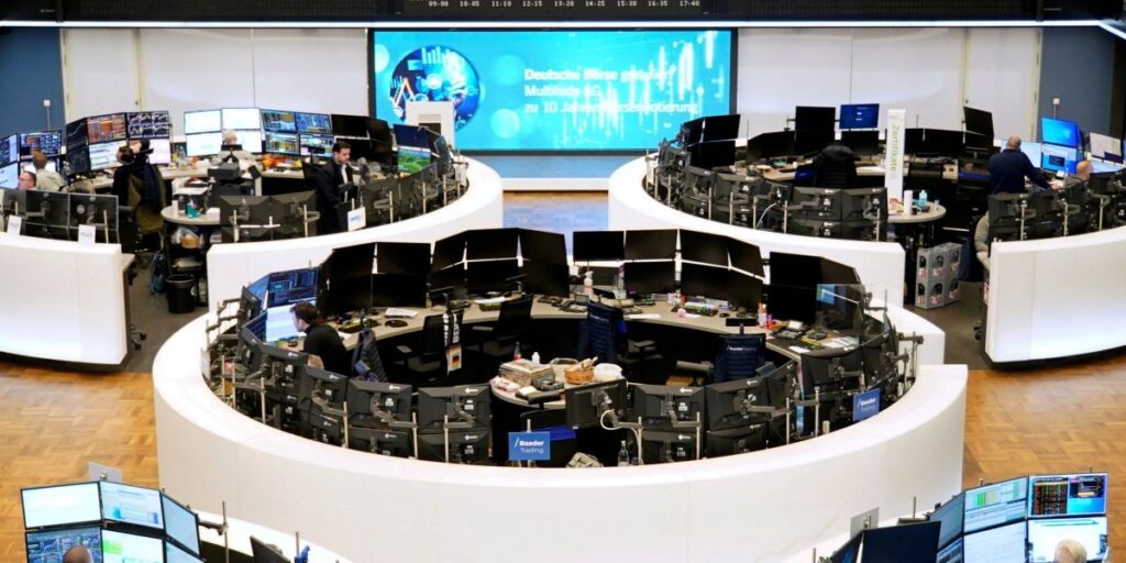 Bolsas da Europa ensaiam recuperação com ajuda do setor automotivo