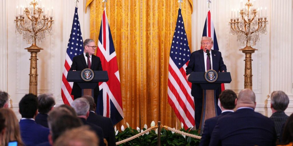 Starmer e Trump discutiram novo acordo econômico, diz porta-voz britânico