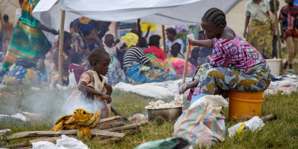 Campos de refugiados lotam enquanto milhares fogem da RD Congo, diz Acnur