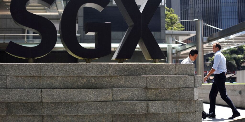 Bolsa de Cingapura se une à B3 para lançar futuros do real em 2025
