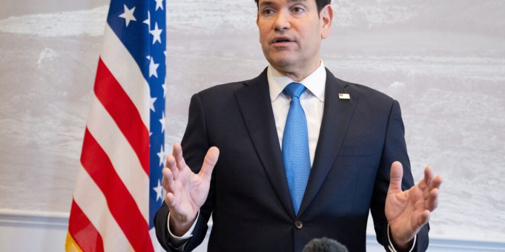 Rubio mostra otimismo, mas fala em "longa jornada" após reunião EUA-Rússia