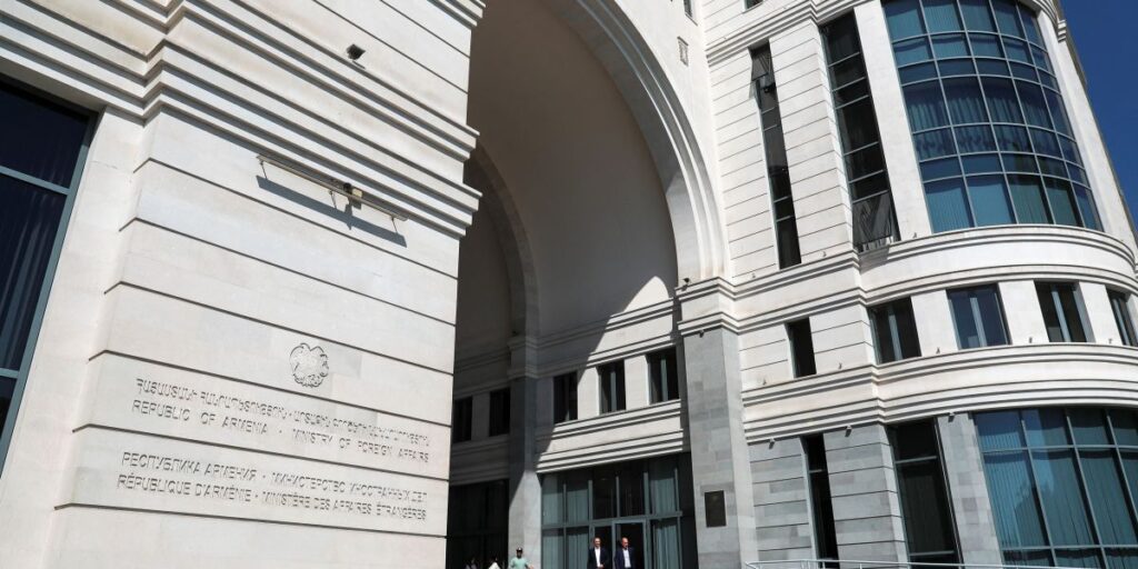 Armênia e Azerbaijão acertam acordo para encerrar guerra de quase 40 anos