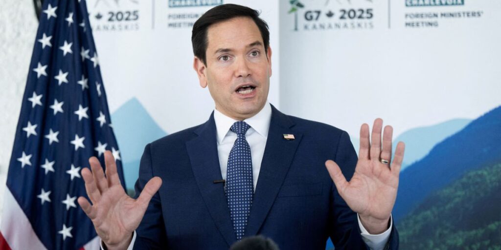 EUA declaram embaixador da África do Sul como persona non grata