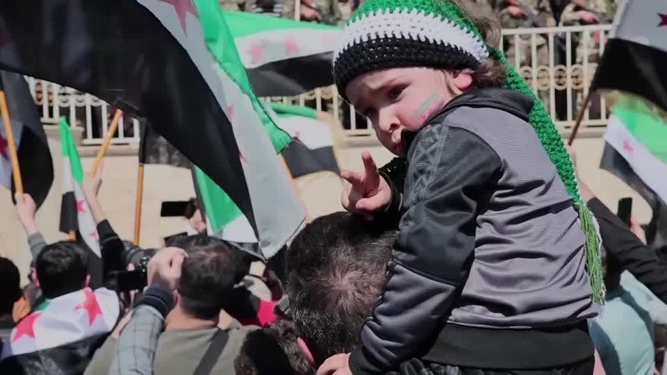 Sírios comemoram 14º aniversário da revolta contra Bashar al-Assad