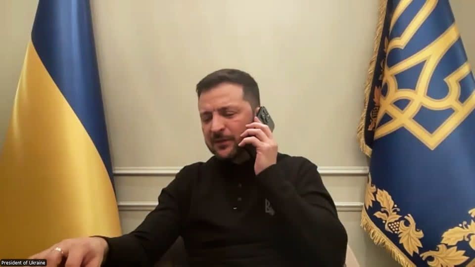 "Posso te ligar de volta?", diz Zelensky ao receber telefonema de Macron