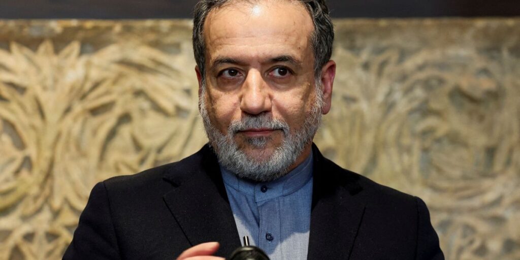 Irã responde à carta de Trump sobre negociações para novo acordo nuclear