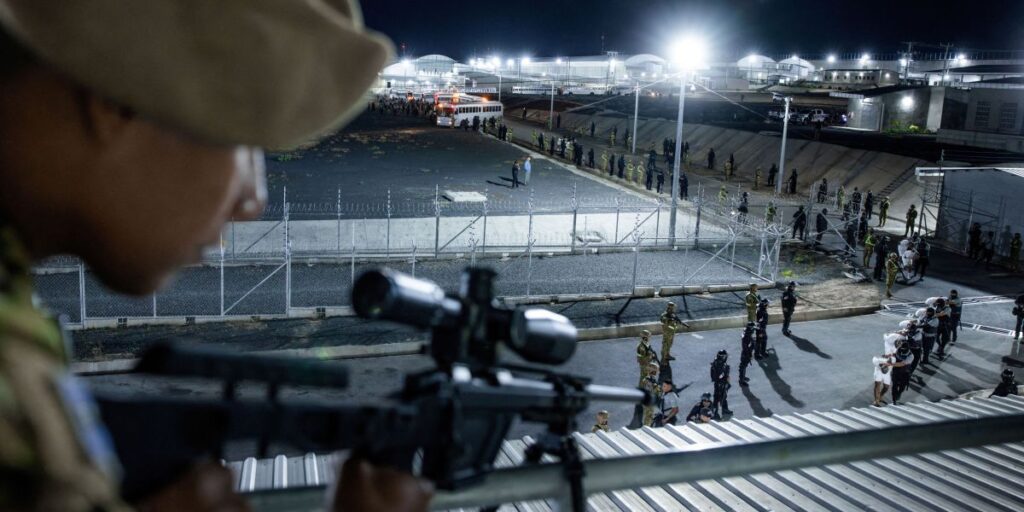 Juiz diz que resposta do governo Trump sobre deportações é “insuficiente”