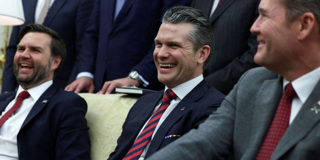 EUA: Entenda caso do jornalista adicionado por engano em grupo do governo