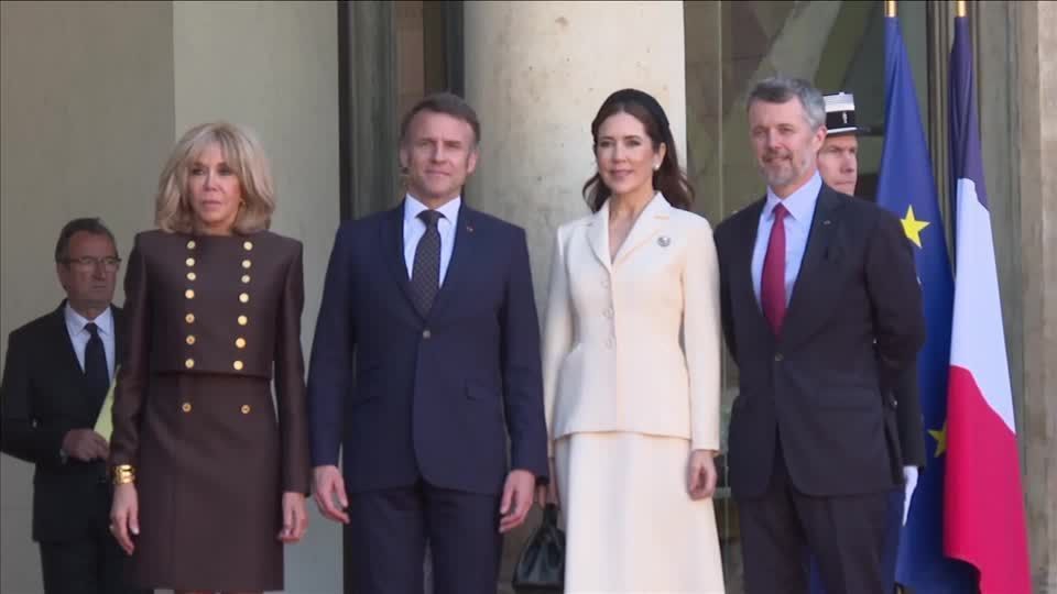 Recebidos por Macron, rei e rainha da Dinamarca iniciam visita à França