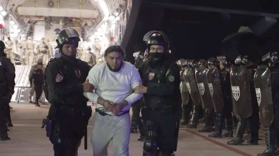 EUA deportam mais supostos membros de gangues para El Salvador