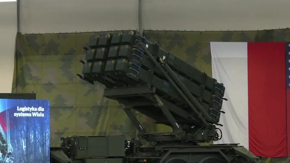 Polônia e EUA assinam acordo de defesa aérea no valor de quase US$ 2 bi