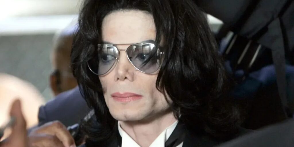 Diretor diz que fãs de Michael Jackson ignoram evidências de abuso