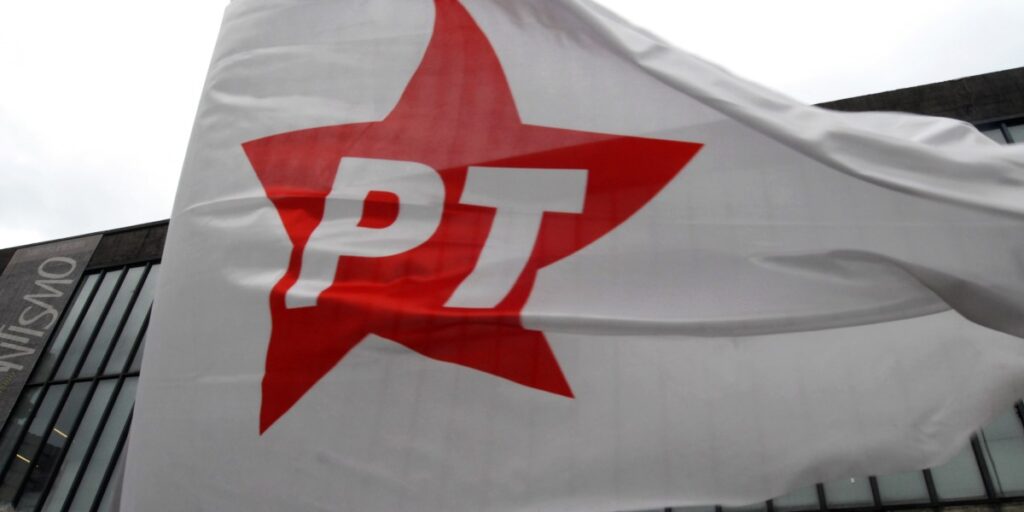 TSE vai decidir se cede urnas eletrônicas para eleição interna do PT