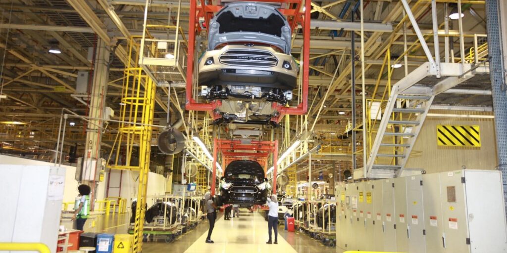 CNI: apesar de alta no PIB, desaceleração da economia preocupa indústria