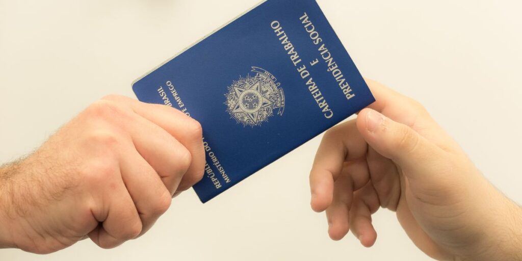 Com alta histórica, Brasil abre 431 mil vagas de emprego em fevereiro