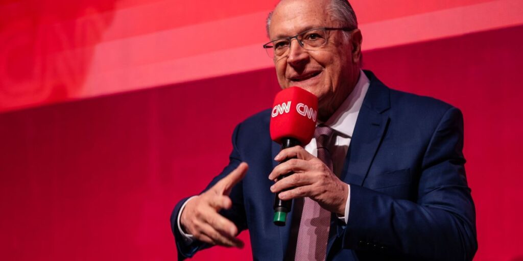 Alckmin parabeniza "Ainda Estou Aqui": "Defesa dos valores democráticos"