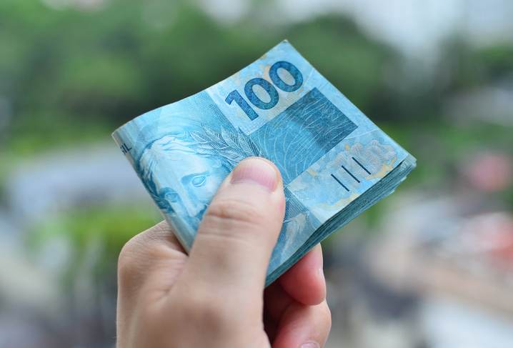 Governo prorroga MP e pagará reajuste de servidores federais em 2 de maio