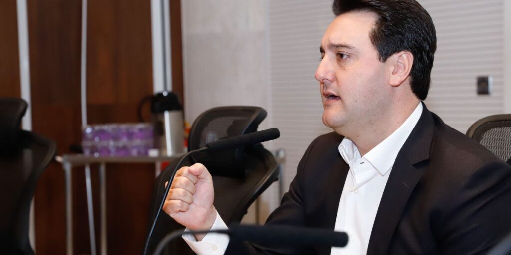 Ratinho Junior anuncia Greca e outros ex-prefeitos como secretários