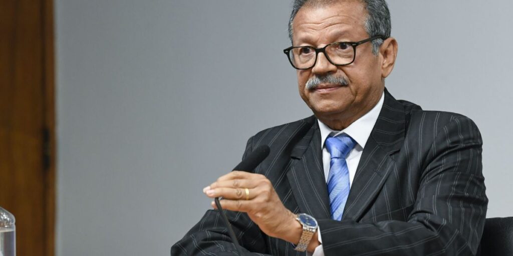 Advogado de Filipe Martins é detido por desacato ao STF