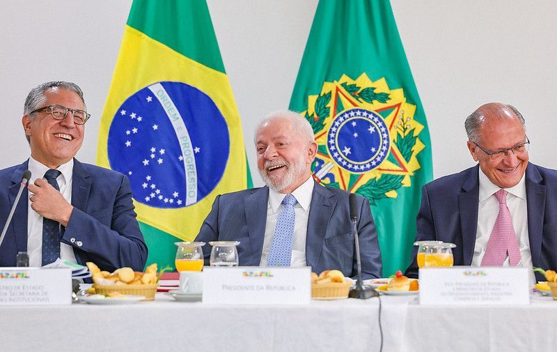 Padilha quer incluir Lula e Alckmin em campanha vacinal contra gripe