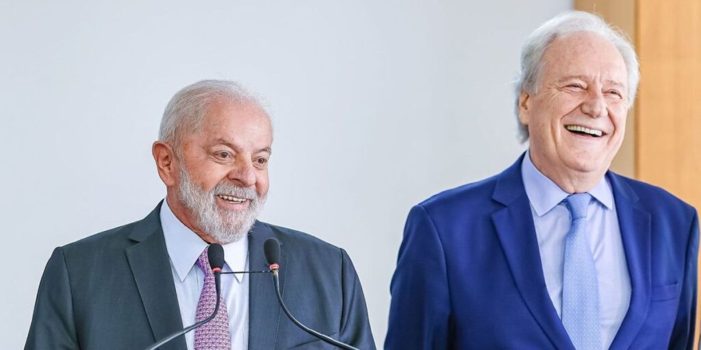 Lula e Lewandowski discutem ajustes finais da PEC da Segurança Pública