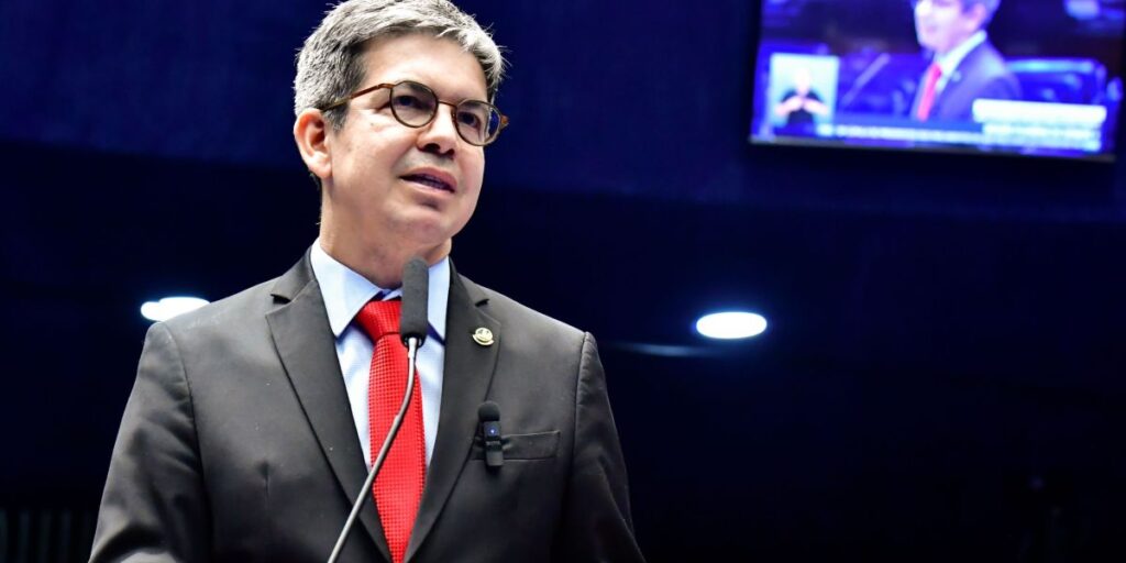 Isenção do IR deve ser votada até julho, diz líder do governo
