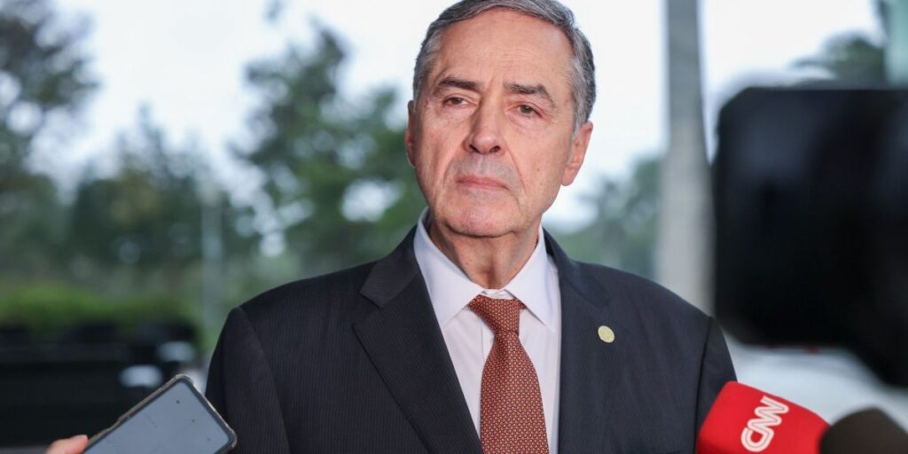 História do Brasil sempre foi de quebra de legalidade, diz Barroso