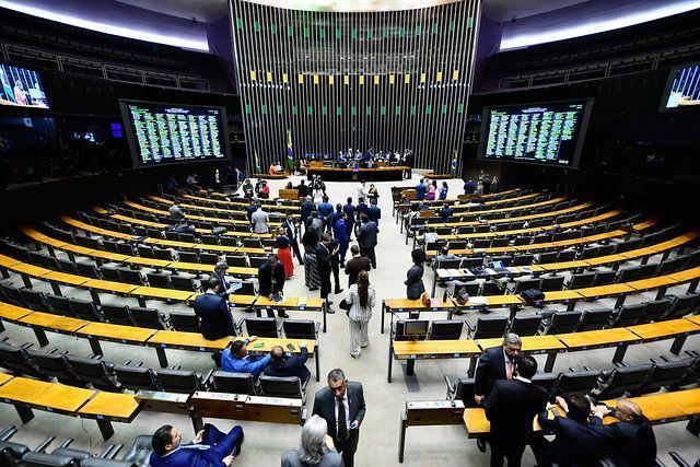 Viagem de Hugo e Alcolumbre adia votação do Orçamento para abril