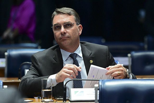 Comissão do Senado analisa mudança em projeto sobre "domínio de cidades"