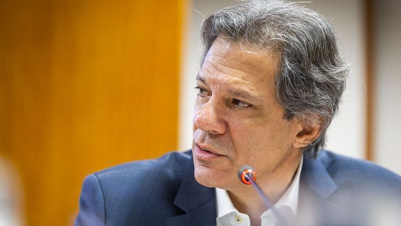 Haddad: não vejo reequilíbrio na economia dos EUA sem queda do dólar
