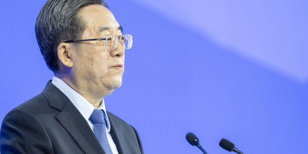 Vice-premiê da China promete mais apoio estatal à economia