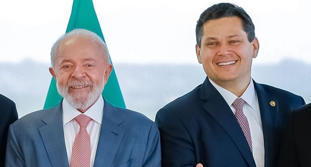 Alcolumbre diz que analisará isenção do IR com "zelo e responsabilidade"