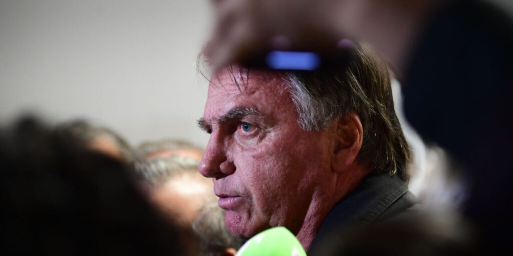 O que é tentativa de abolição violenta do Estado Democrático de Direito