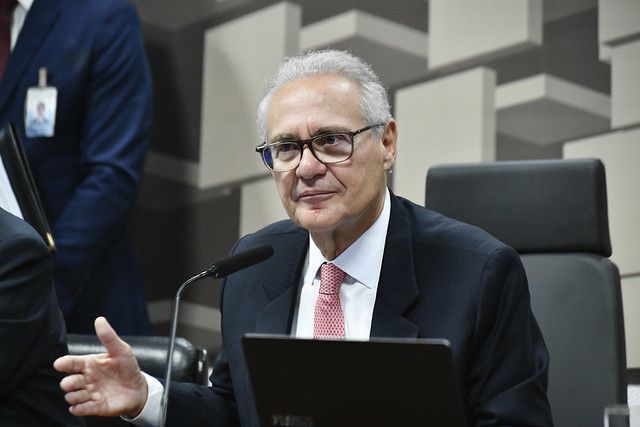 Renan Calheiros busca aproximação com adversário de olho em 2026
