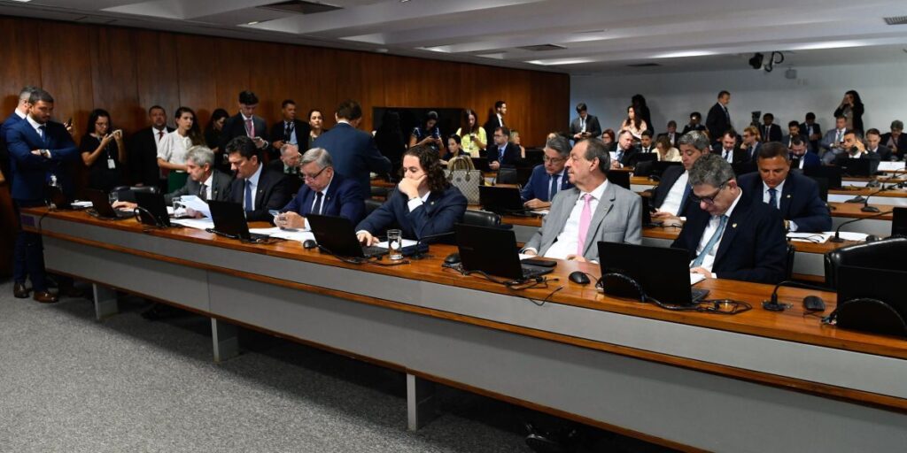 CCJ do Senado aprova reforço para proteção de mulher vítima de violência