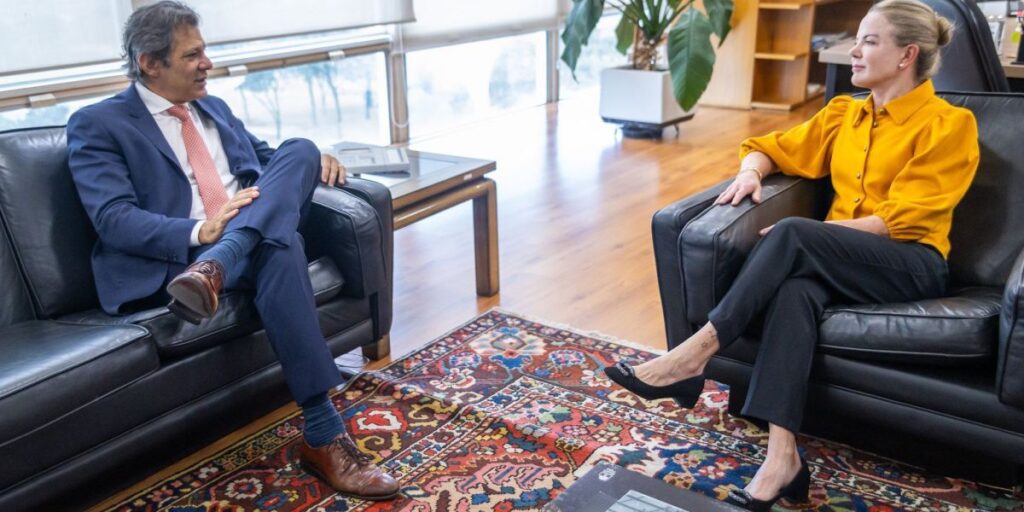 Após reunião com Haddad, Gleisi descarta novos ajustes fiscais na pauta