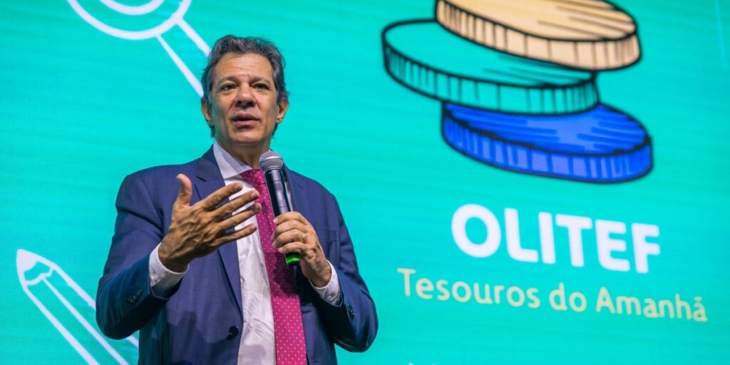 PT convida Haddad para apresentar cenário econômico em reunião interna