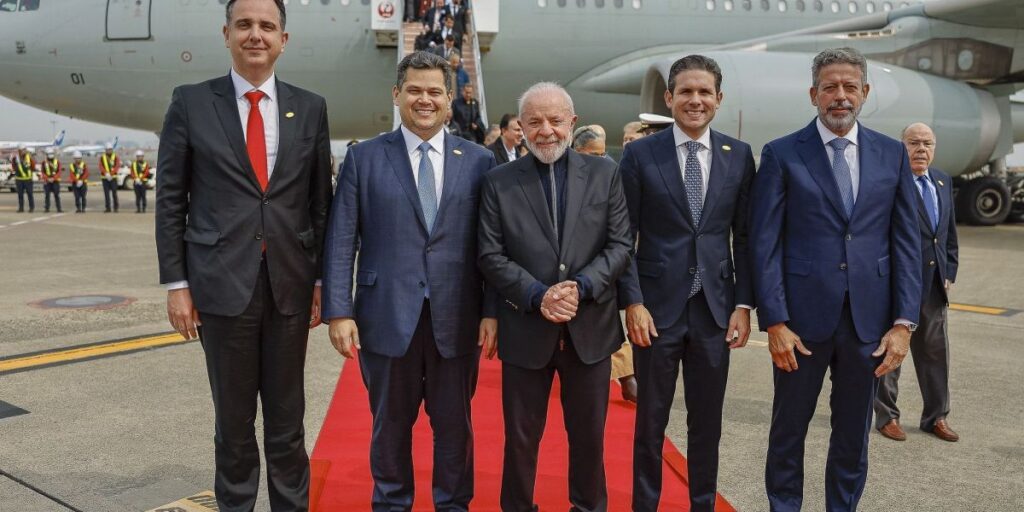 “Rei morto não é rei posto”, diz Lula sobre levar Lira e Pacheco ao Japão