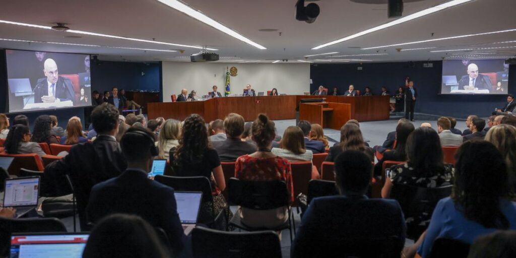 Ministros negam pedido de incompetência do STF para julgar plano de golpe